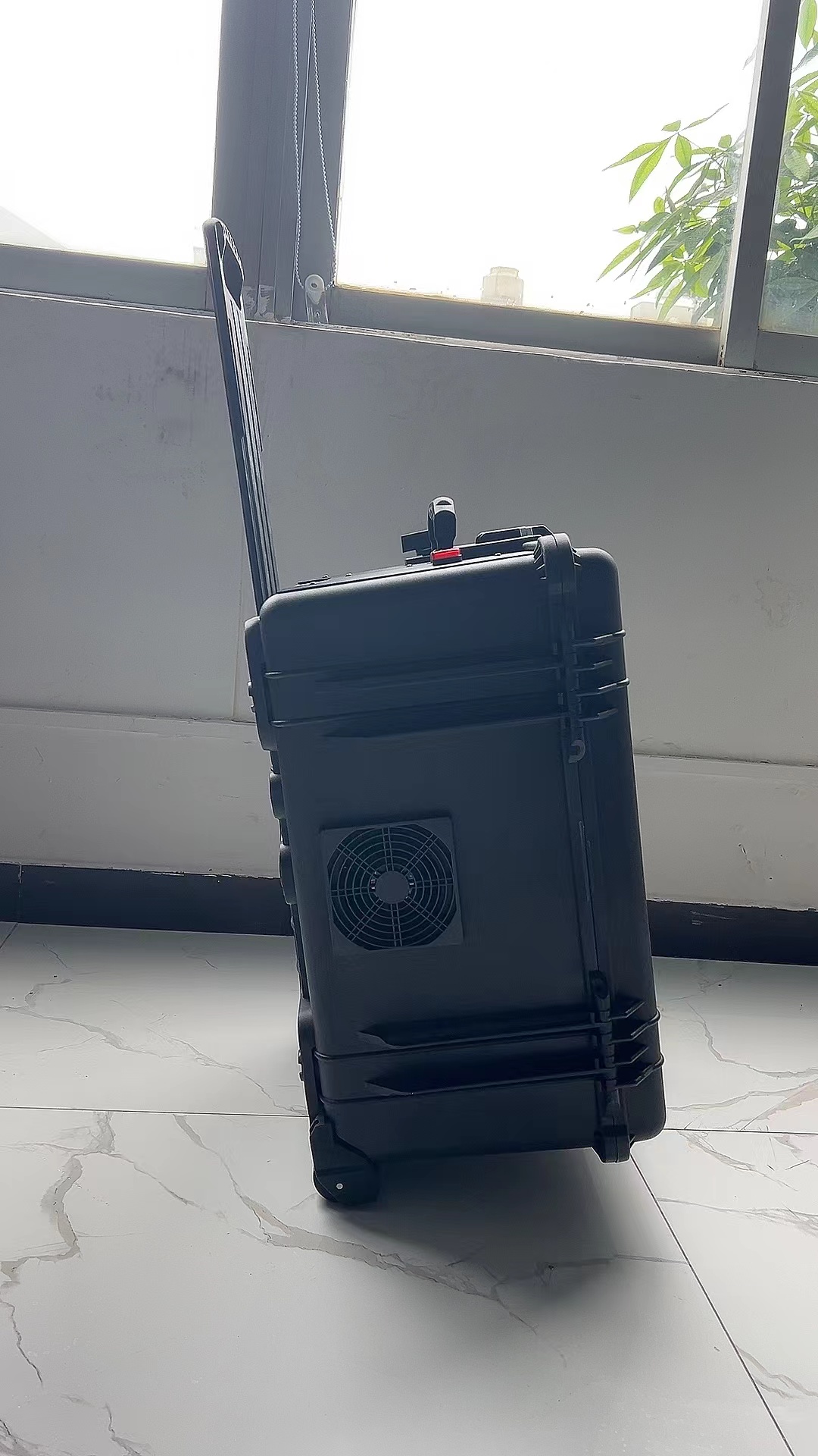 礼泉手拉箱型移动通信干扰器